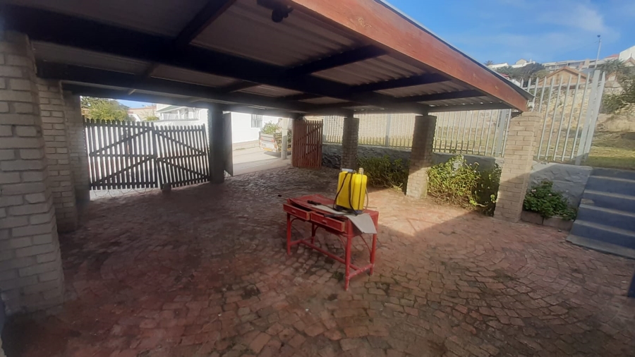 To Let 3 Bedroom Property for Rent in Mossel Bay Central Western Cape